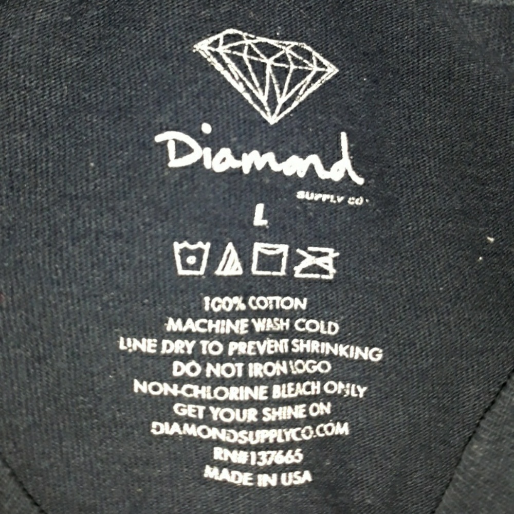 A tee - Picture 2 of 3
